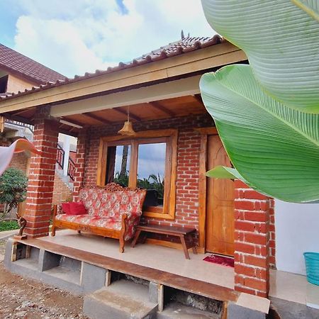 Bunga Maliq Bungalow Lombok テテバトゥ エクステリア 写真