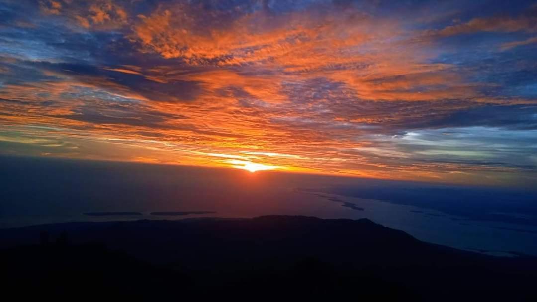 Bunga Maliq Bungalow Lombok テテバトゥ エクステリア 写真