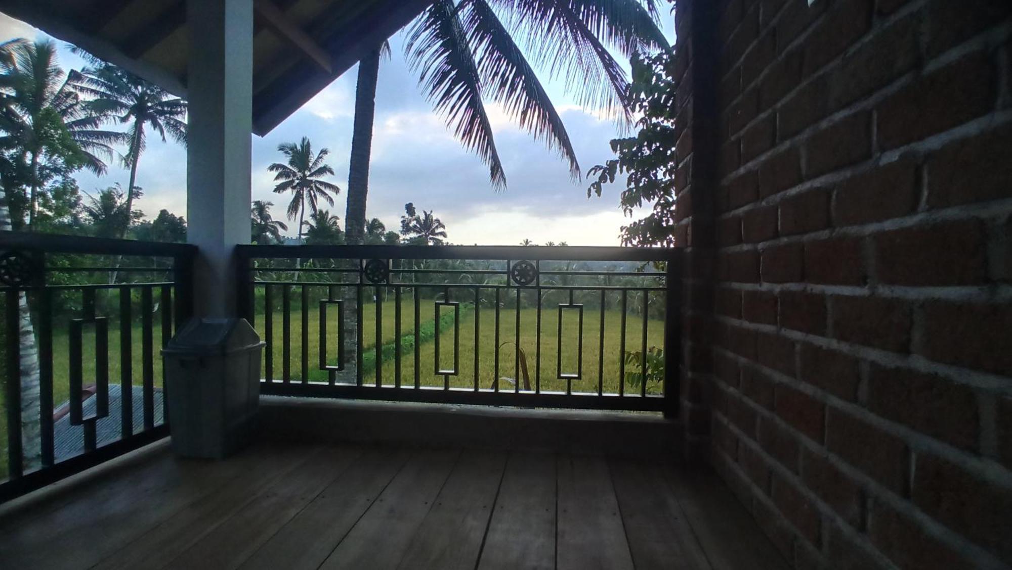 Bunga Maliq Bungalow Lombok テテバトゥ エクステリア 写真