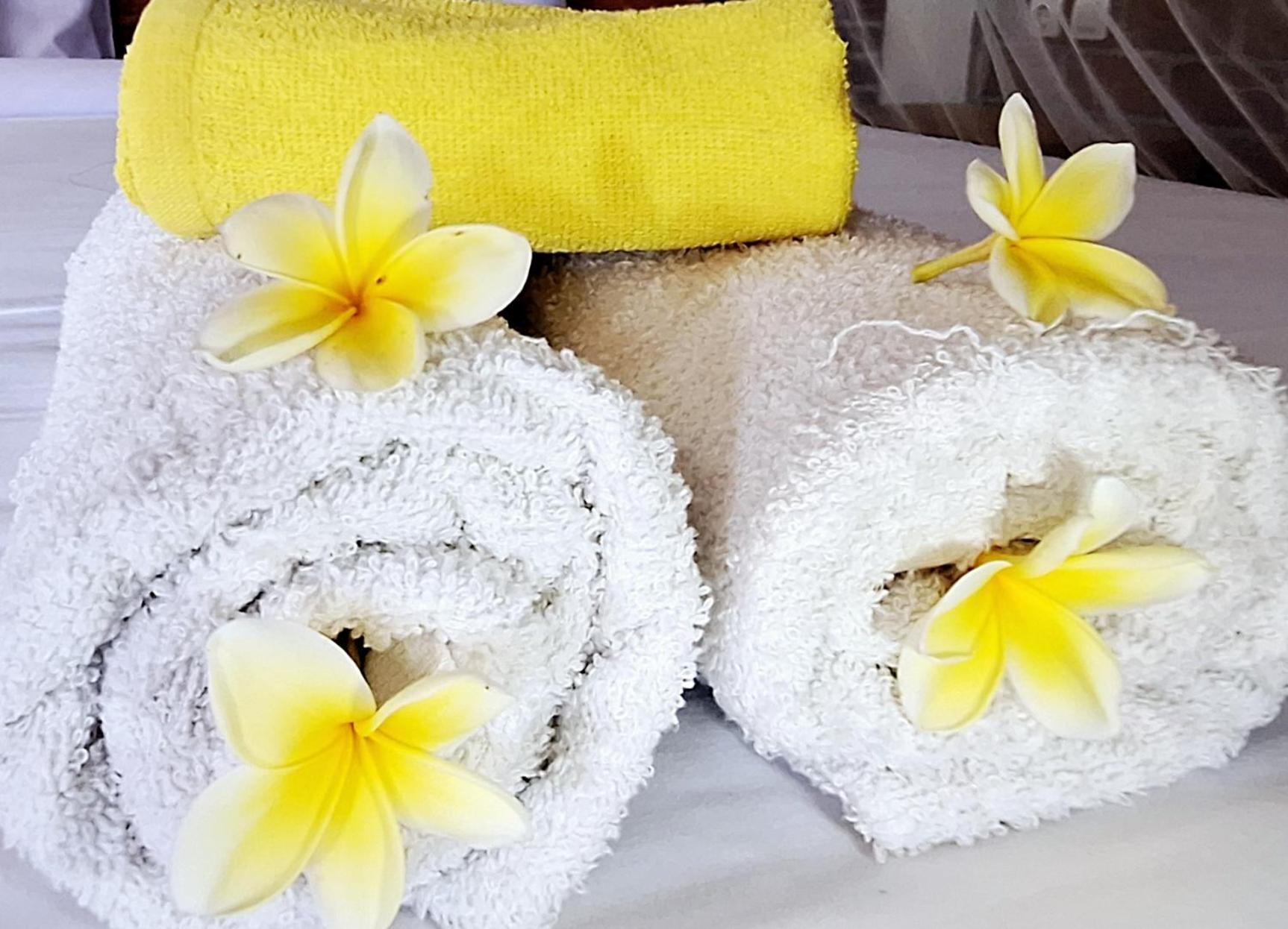 Bunga Maliq Bungalow Lombok テテバトゥ 部屋 写真