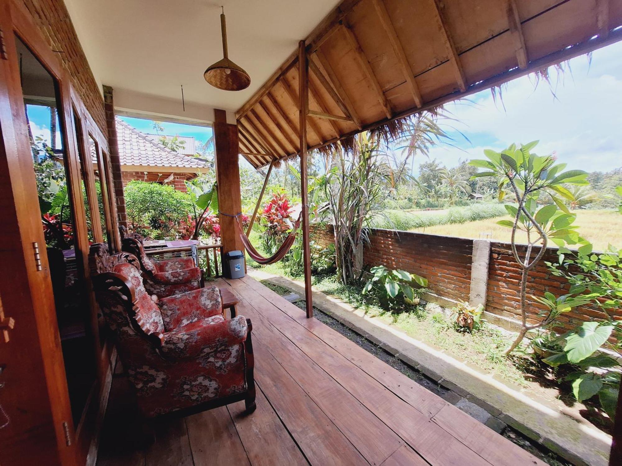 Bunga Maliq Bungalow Lombok テテバトゥ エクステリア 写真